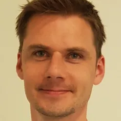En mann med skjegg