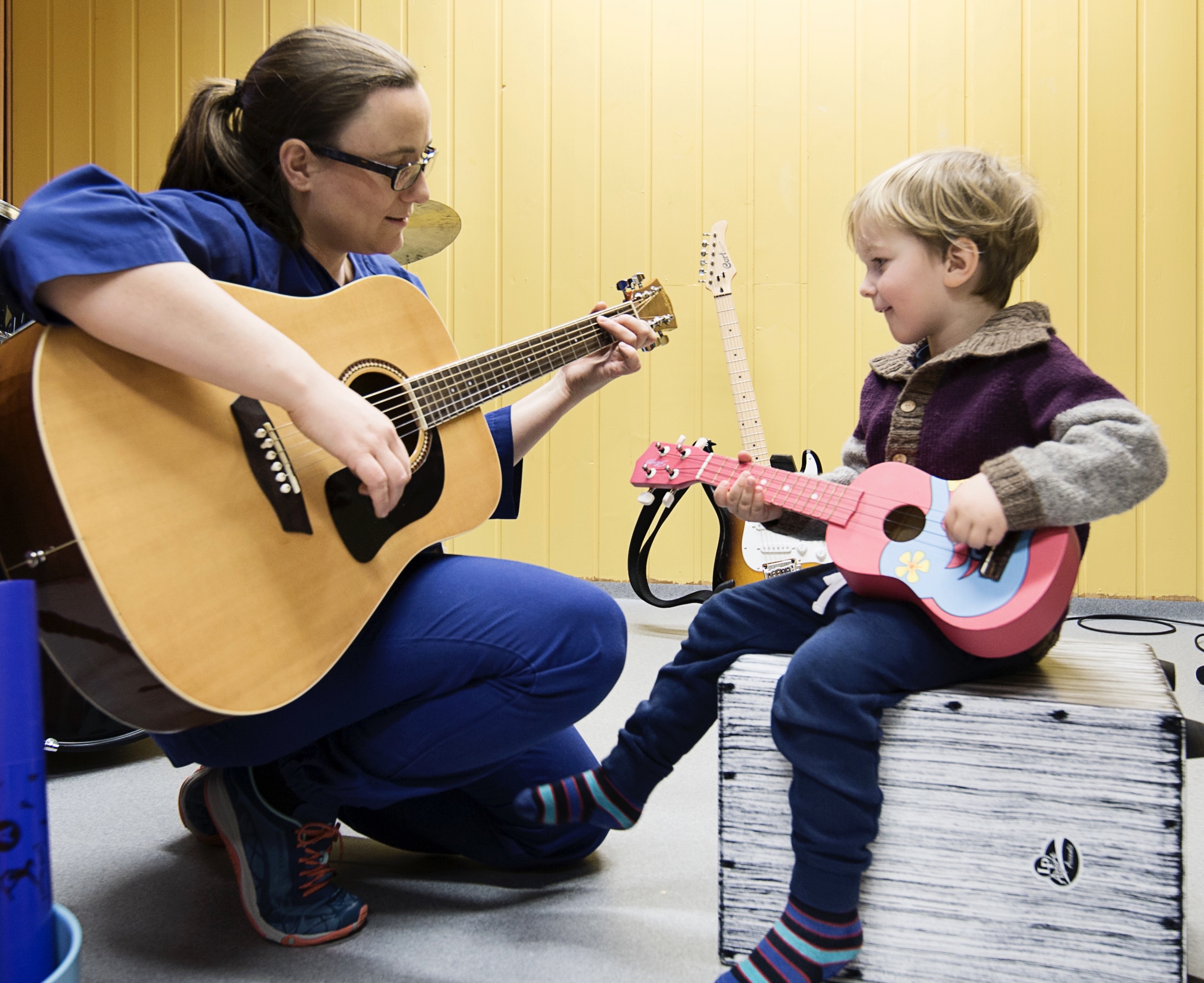 Musikkterapi Ved Barne- Og Ungdomsklinikken - Helse Bergen HF